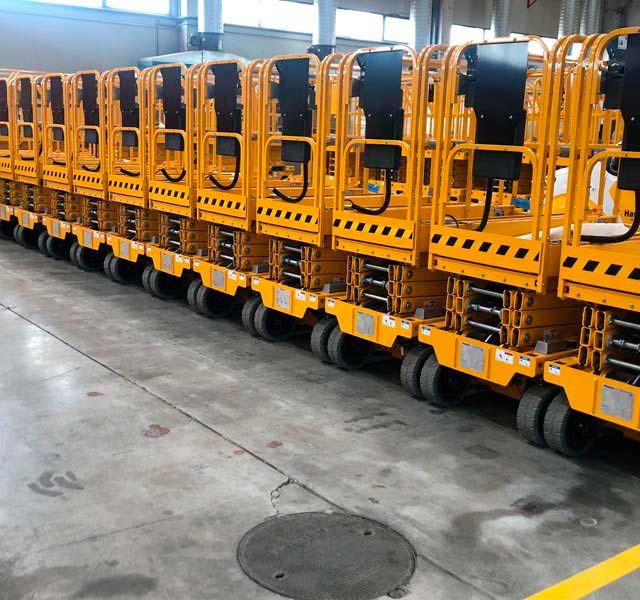 fila de carretillas elevadoras